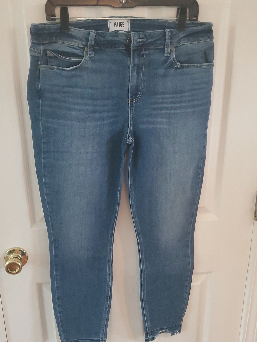 PAIGE Skinny Jeans in Medium Blue Wash
